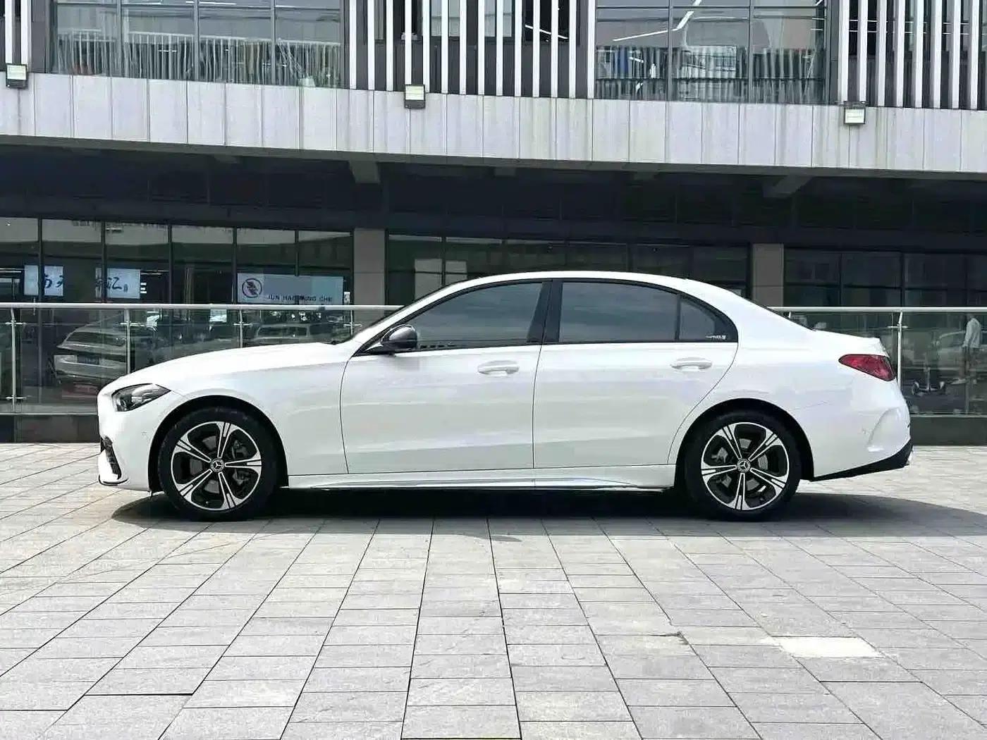 Mercedes-Benz C-Class 2022 Facelift C 260 L Sport Night Edition — миниатюра 3