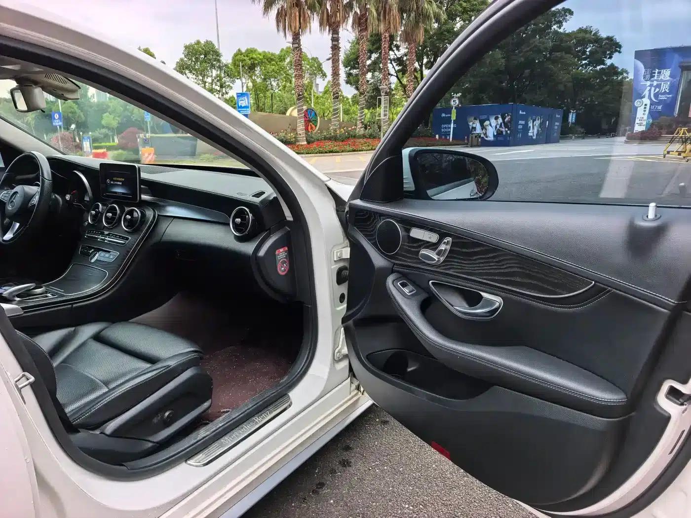 Mercedes-Benz C-Class 2015 Facelift C 200 L Sport — миниатюра 12