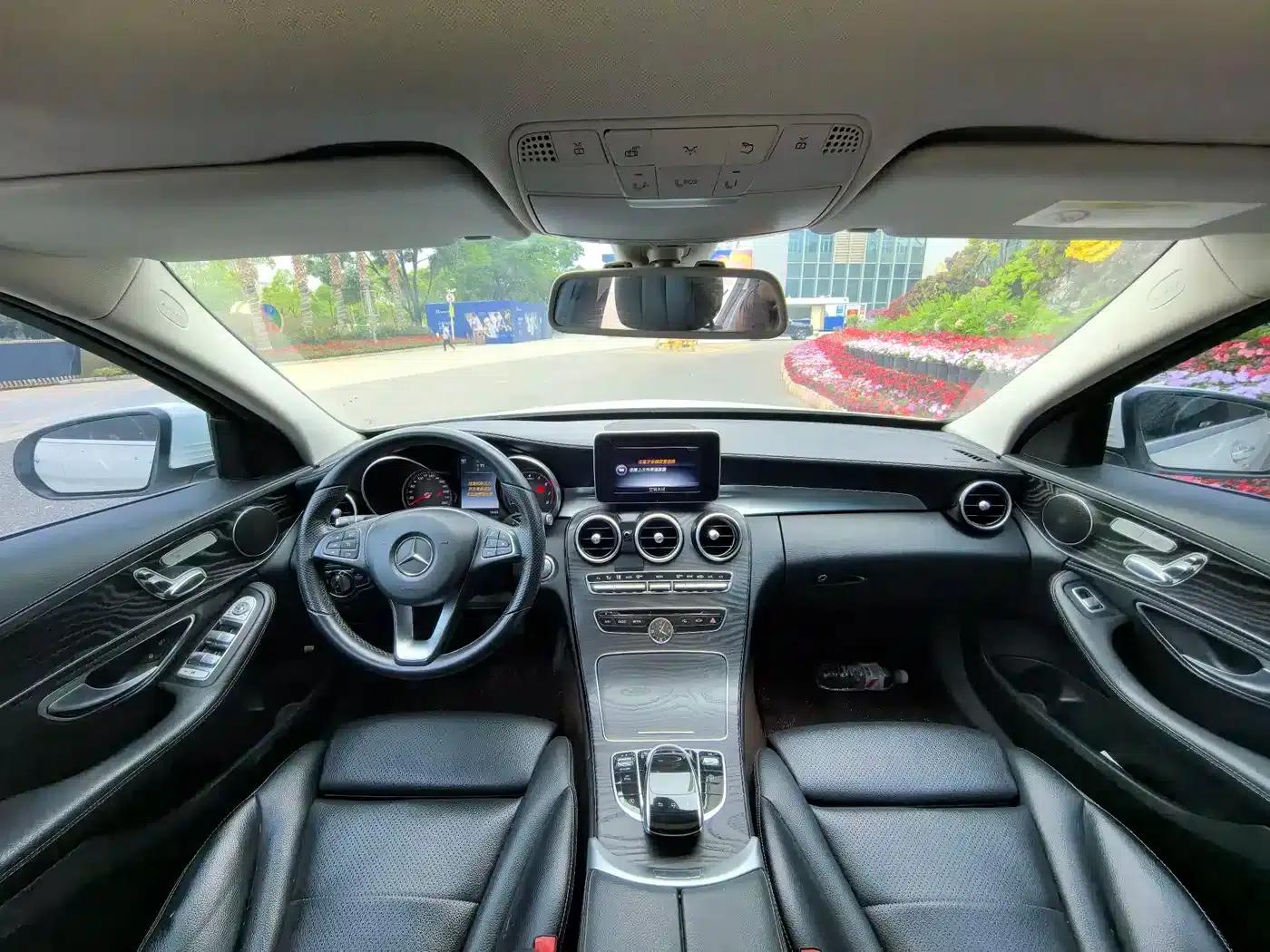 Mercedes-Benz C-Class 2015 Facelift C 200 L Sport — миниатюра 4