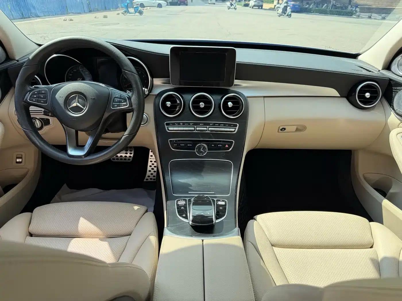 2018 Mercedes-Benz C-Class C 200 L Sport Edition — миниатюра 16