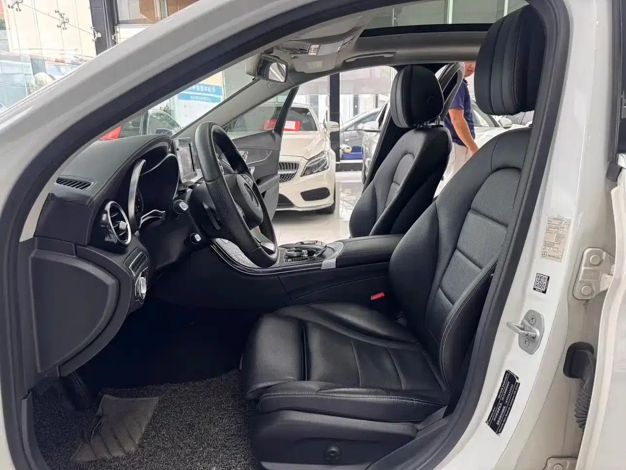 Mercedes-Benz C-Class 2015 Facelift C 200 L Sport — миниатюра 15