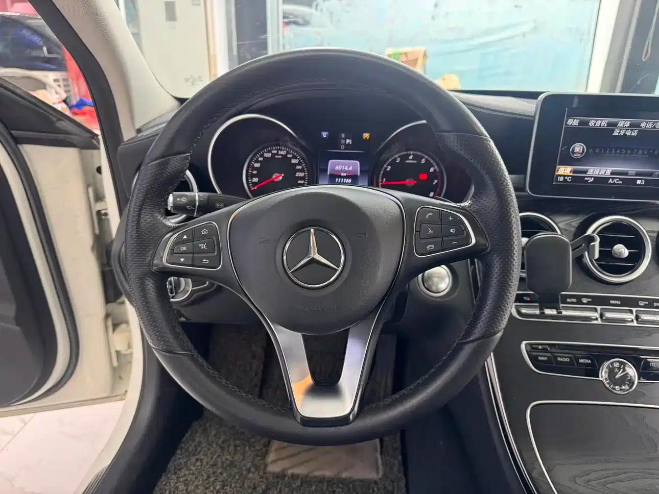 Mercedes-Benz C-Class 2015 Facelift C 200 L Sport — миниатюра 17