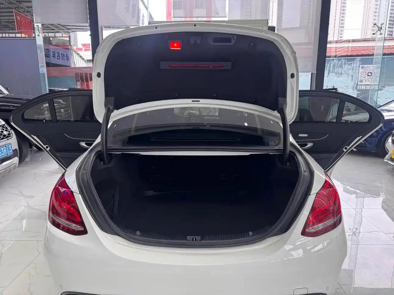 Mercedes-Benz C-Class 2015 Facelift C 200 L Sport — миниатюра 31
