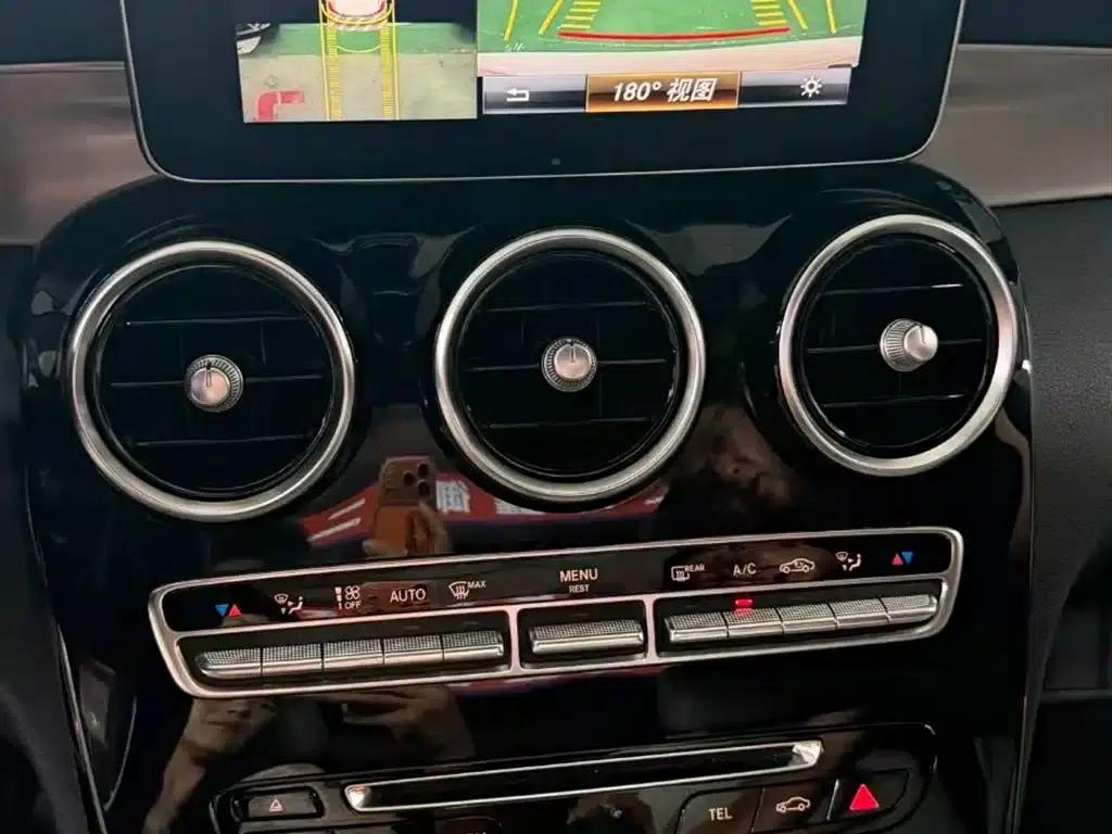 2018 Mercedes-Benz C-Class C 300 Sport Edition — миниатюра 10