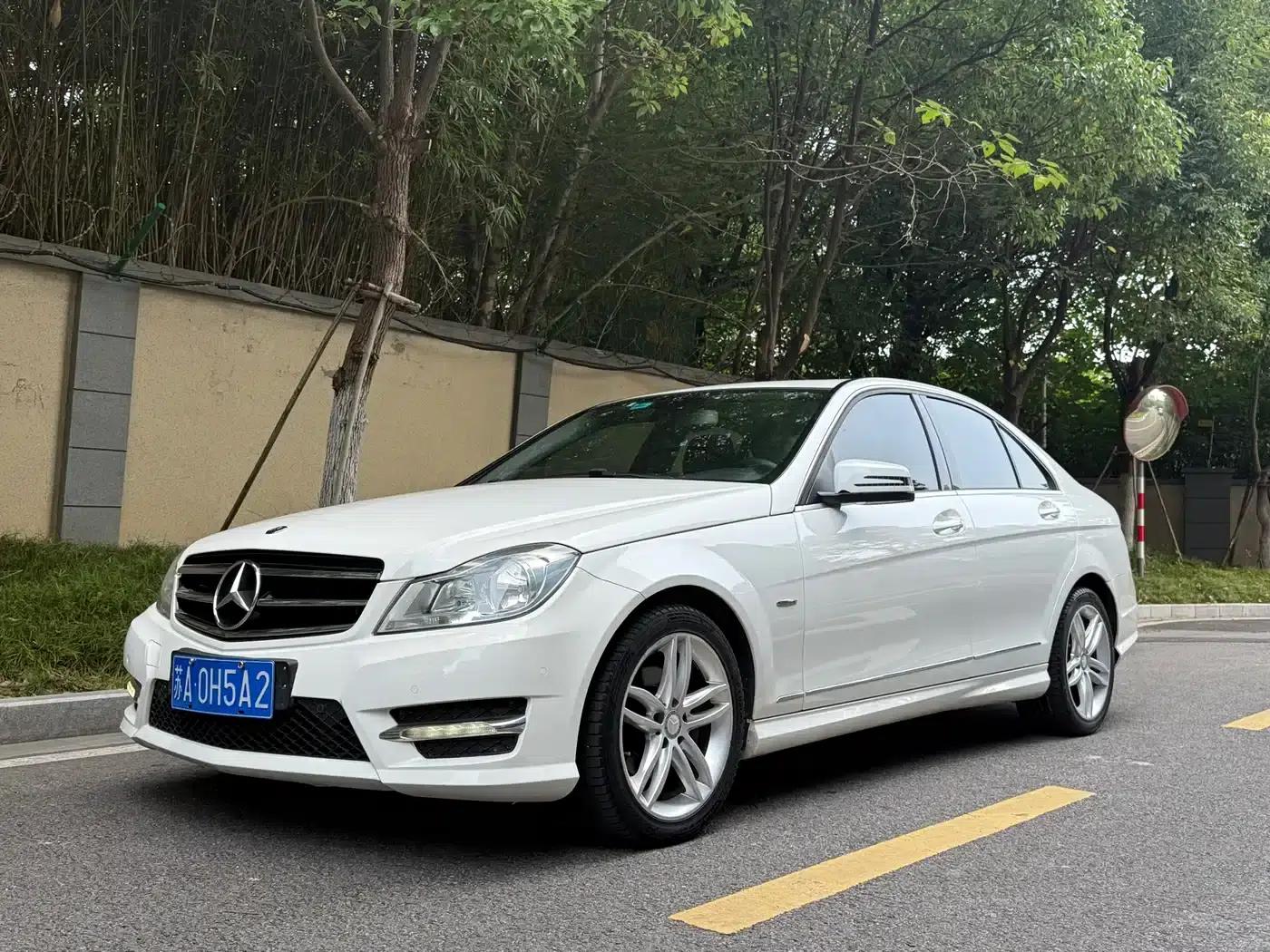 2013 Mercedes-Benz C-Class C 260 Elegance Grand Edition — миниатюра 1