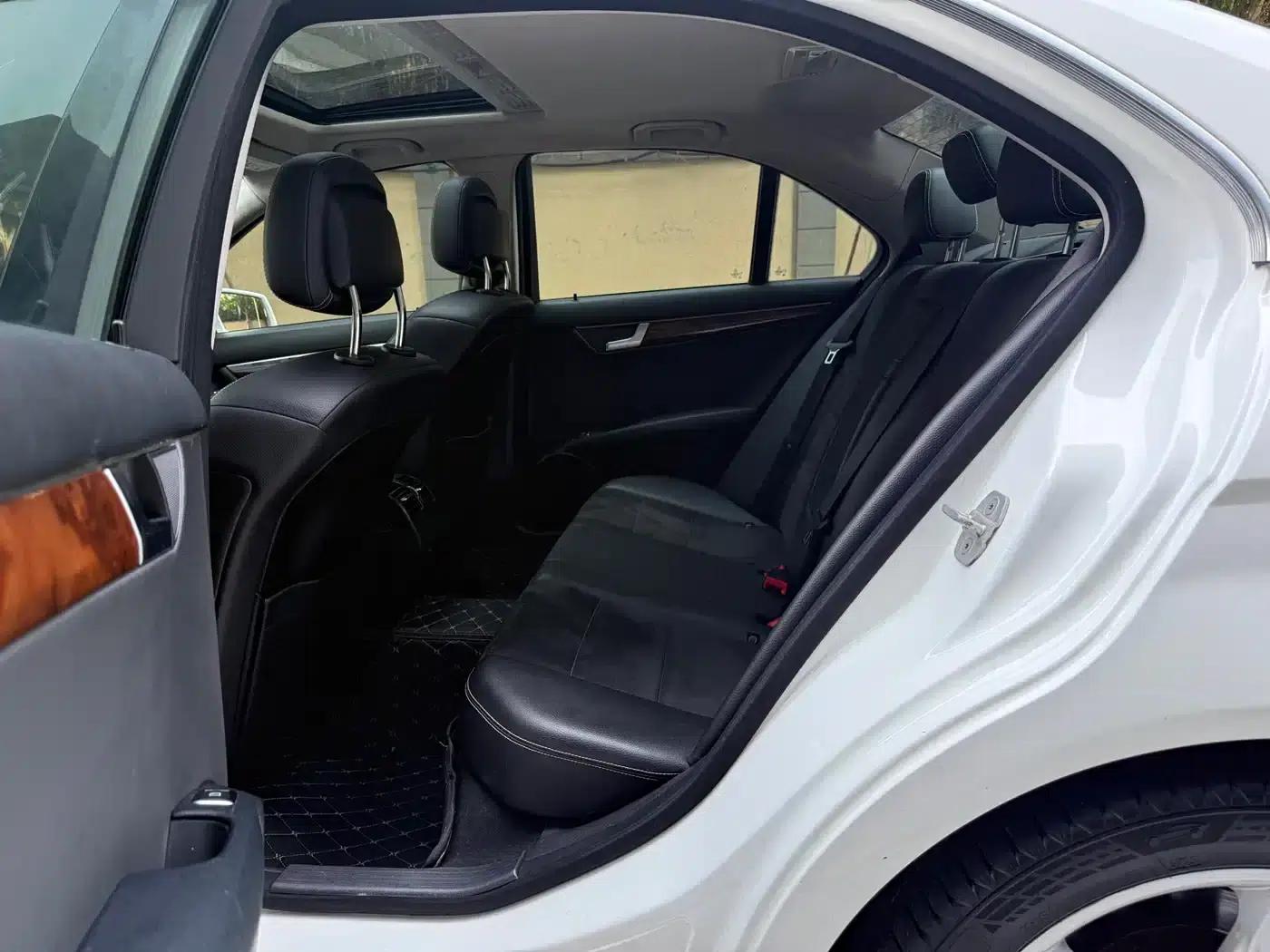 2013 Mercedes-Benz C-Class C 260 Elegance Grand Edition — миниатюра 11