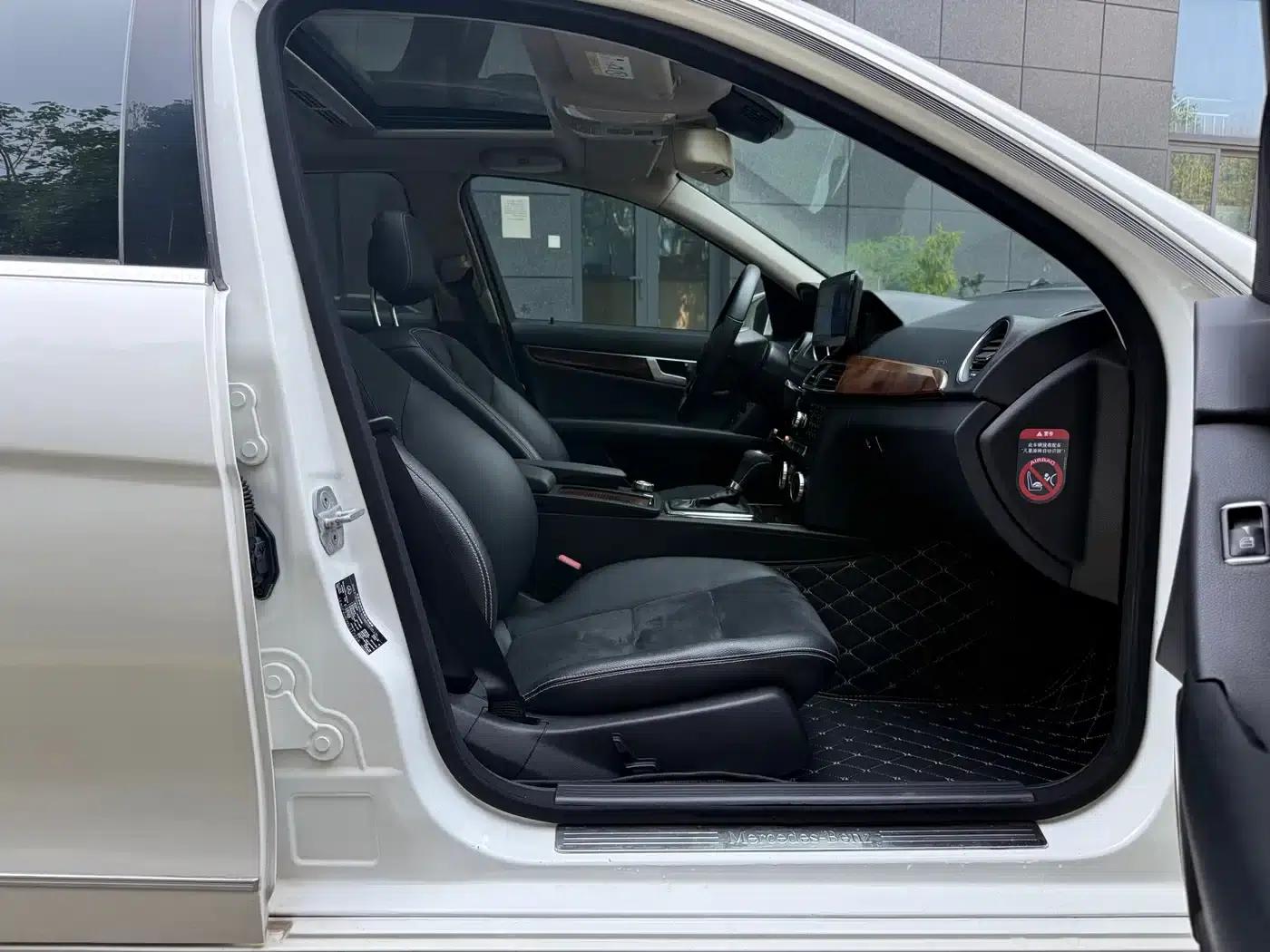 2013 Mercedes-Benz C-Class C 260 Elegance Grand Edition — миниатюра 12