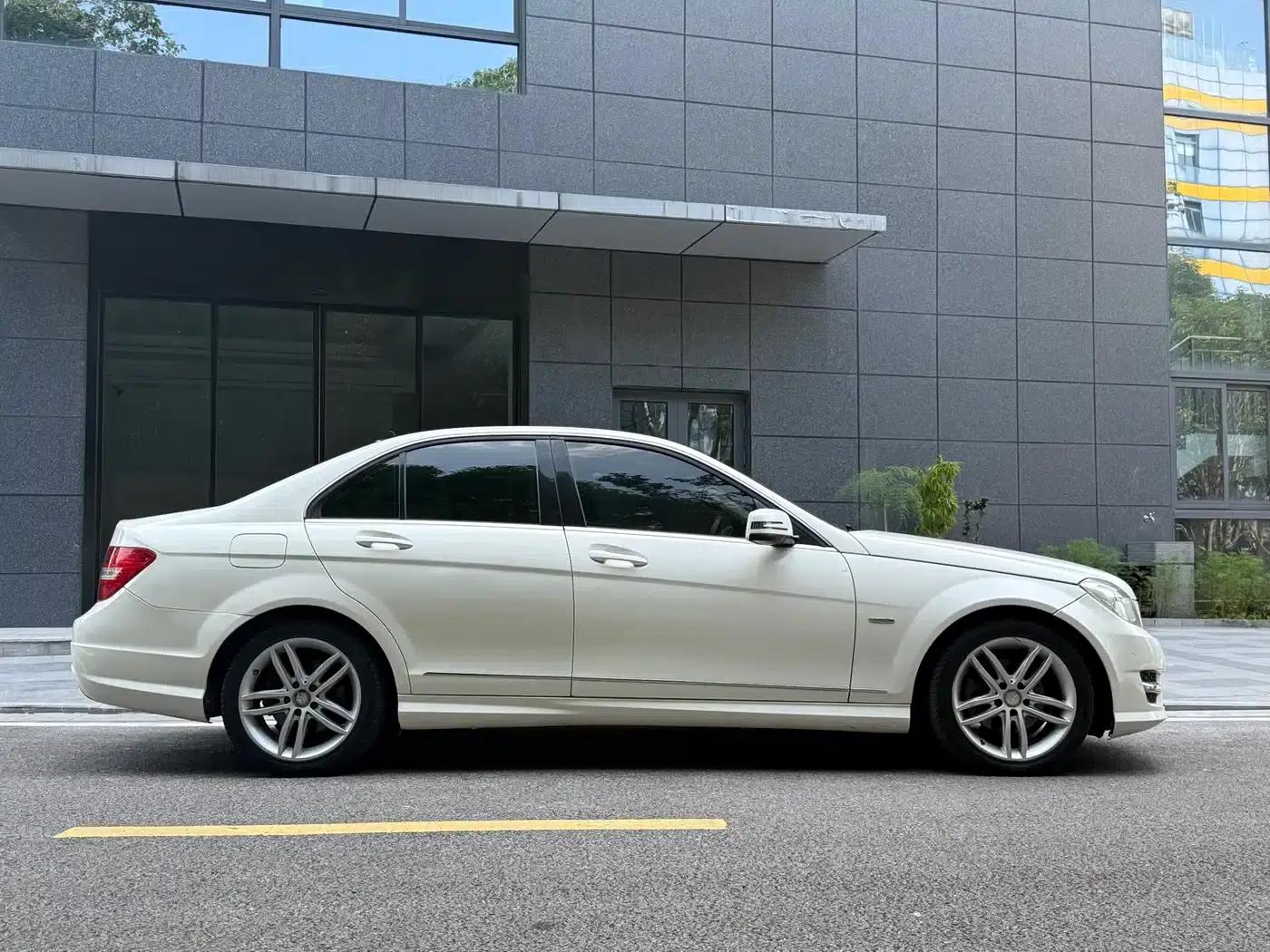 2013 Mercedes-Benz C-Class C 260 Elegance Grand Edition — миниатюра 7