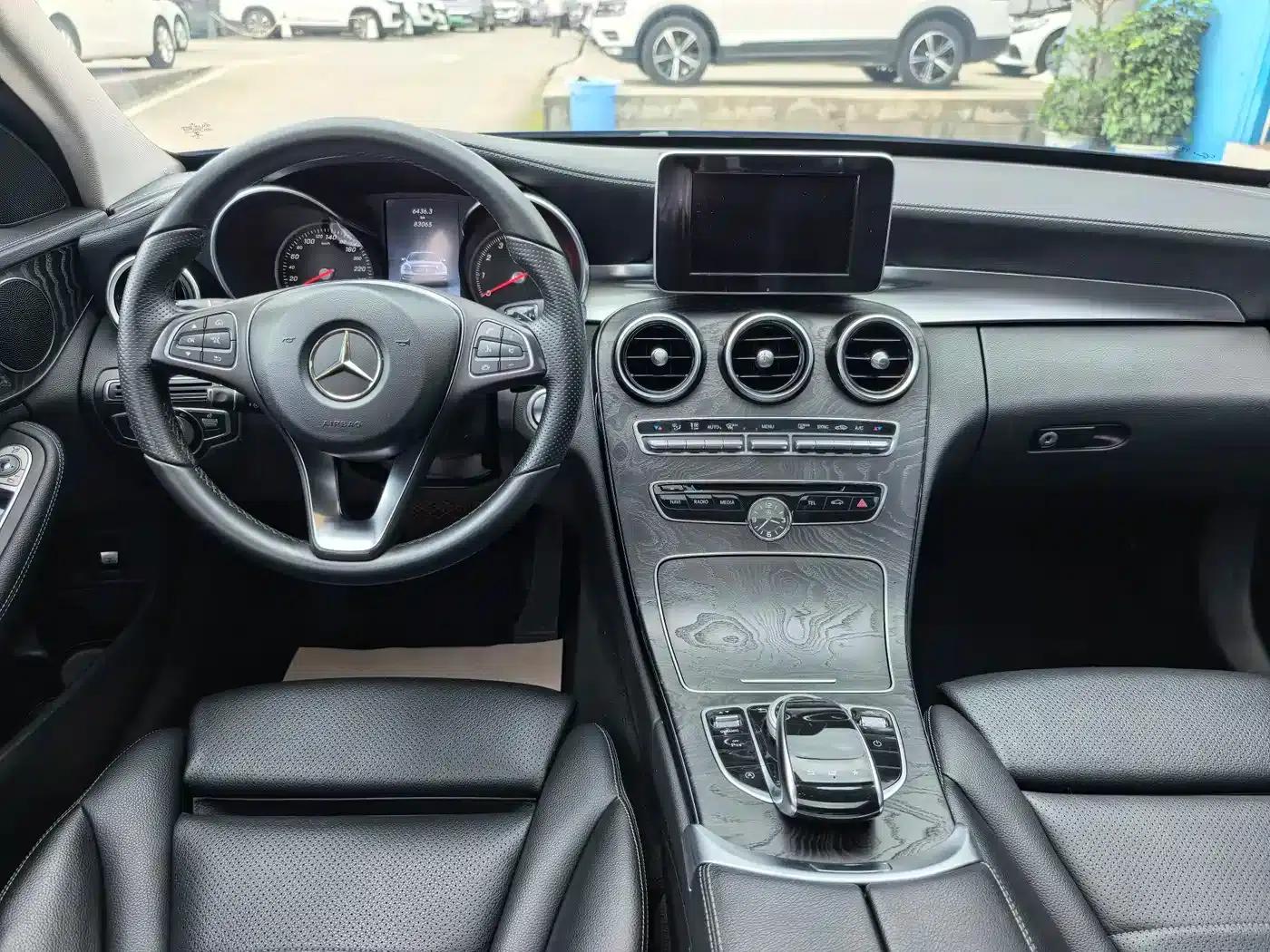 2015 Mercedes-Benz C-Class Facelift C 180 L Sport — миниатюра 15