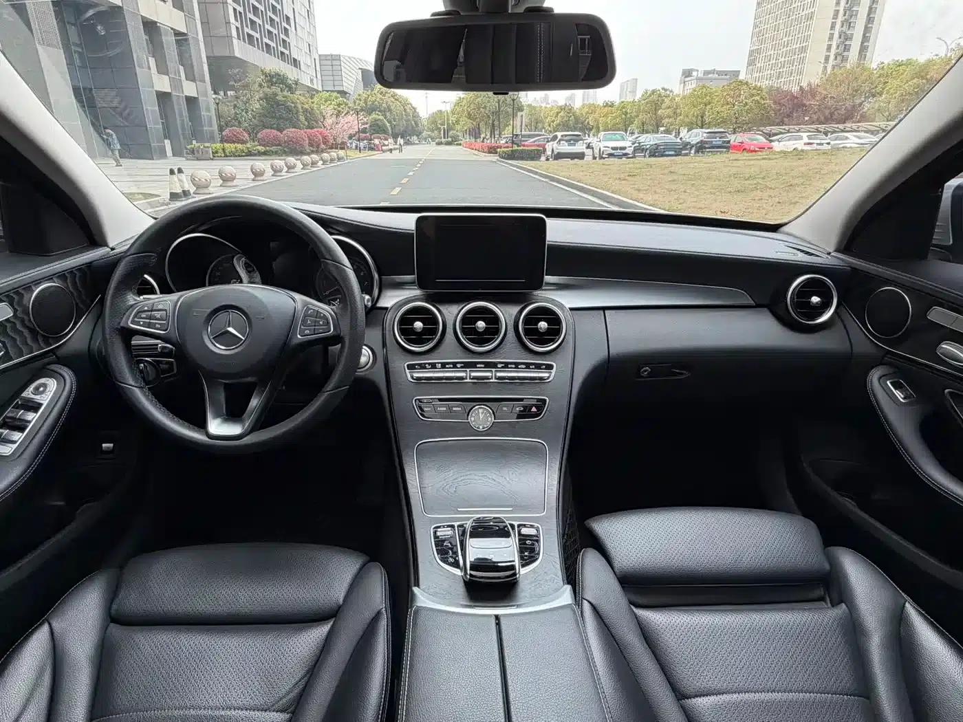 2018 Mercedes-Benz C-Class C 200 L Sport Edition — миниатюра 11