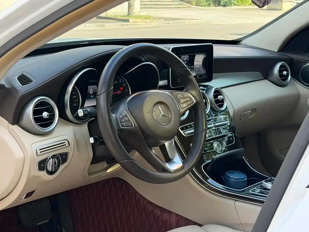 2015 Mercedes-Benz C-Class C 200 L — миниатюра 13