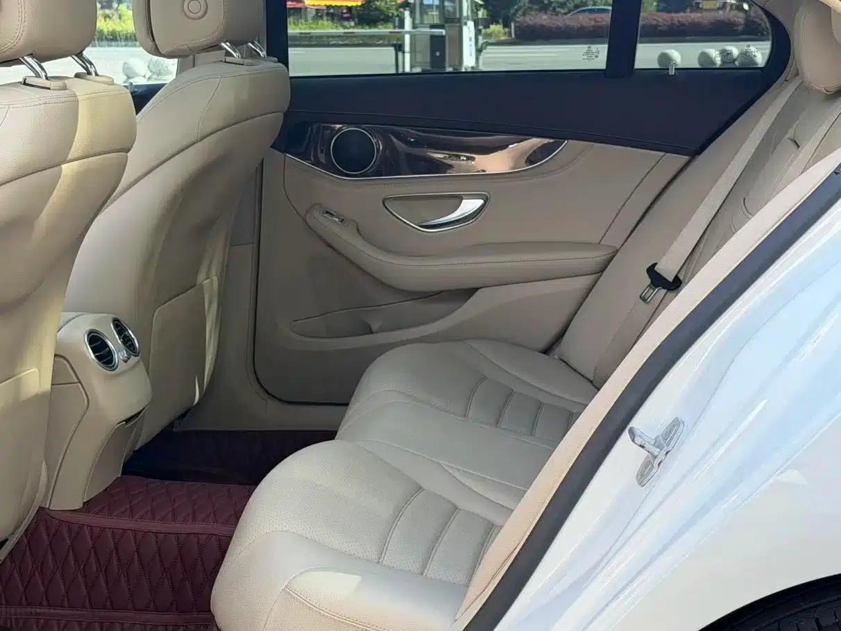 2015 Mercedes-Benz C-Class C 200 L — миниатюра 19