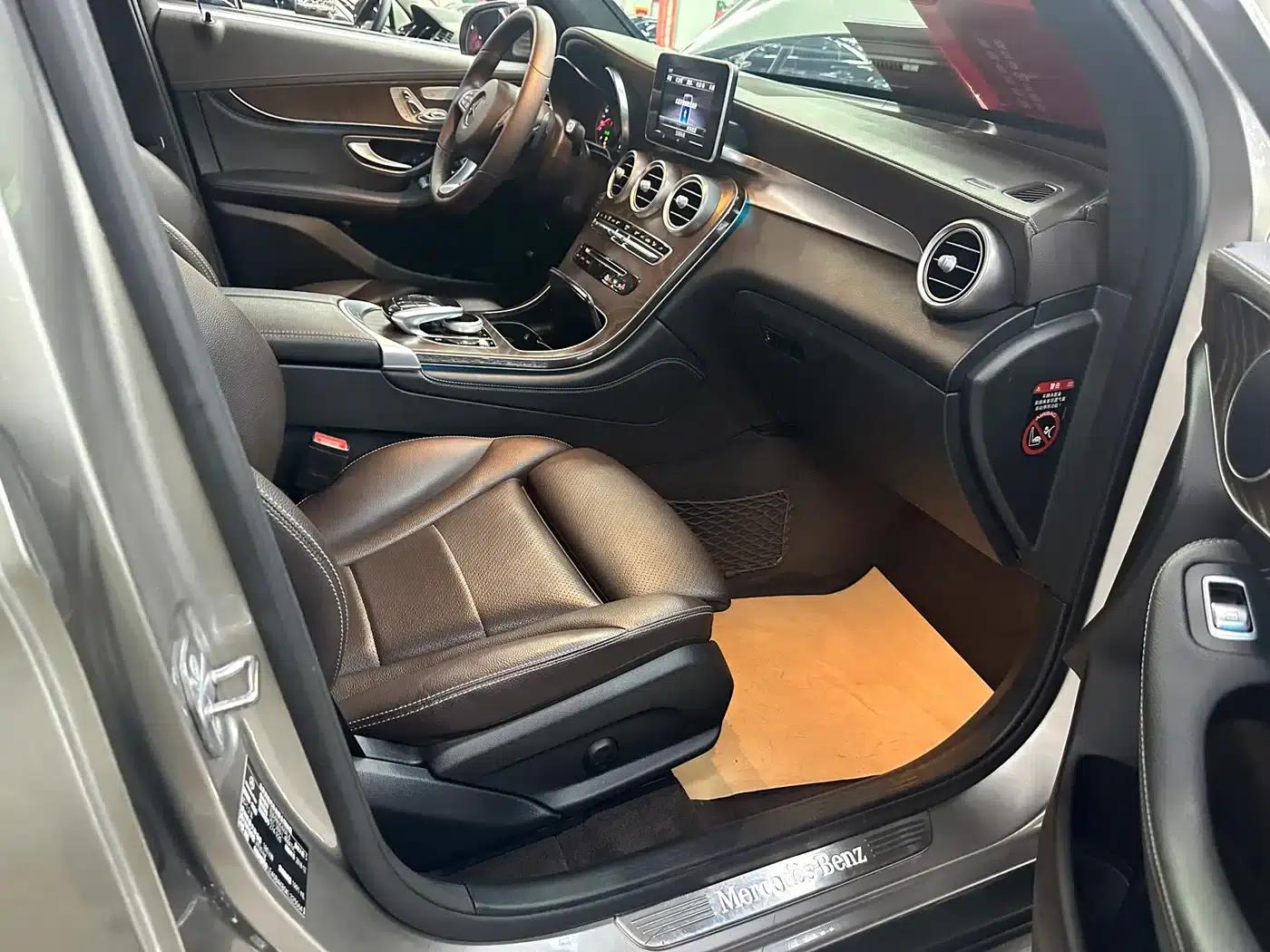 2019 Mercedes-Benz GLC 300 L 4MATIC Dynamic — миниатюра 17