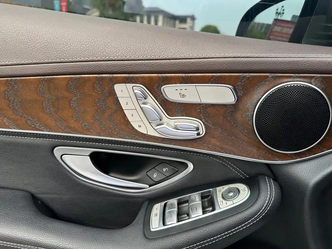 2019 Mercedes-Benz GLC 300 L 4MATIC Dynamic — миниатюра 8