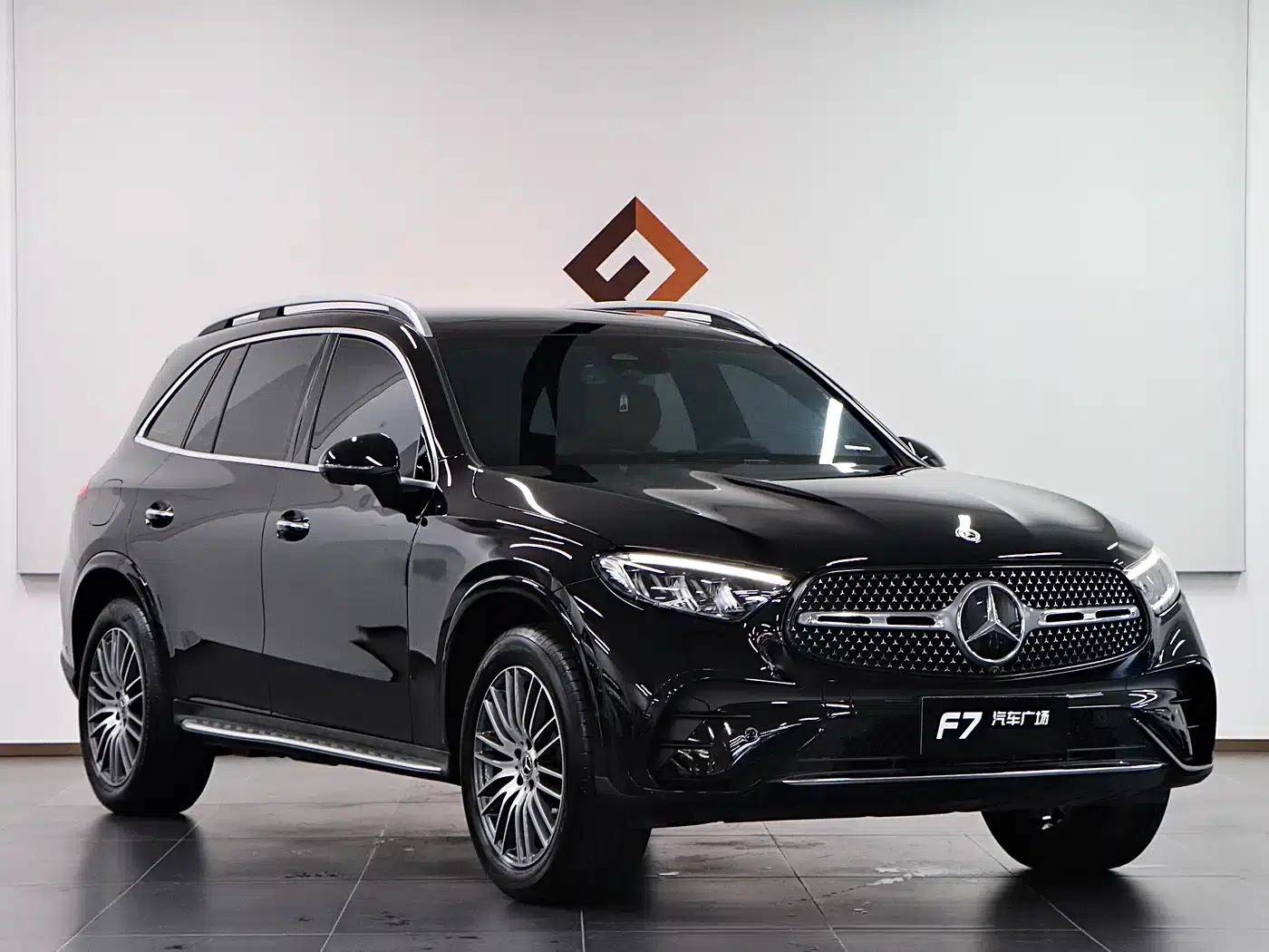 2024 Mercedes-Benz GLC 300 L 4MATIC Dynamic 5-seater — миниатюра 3