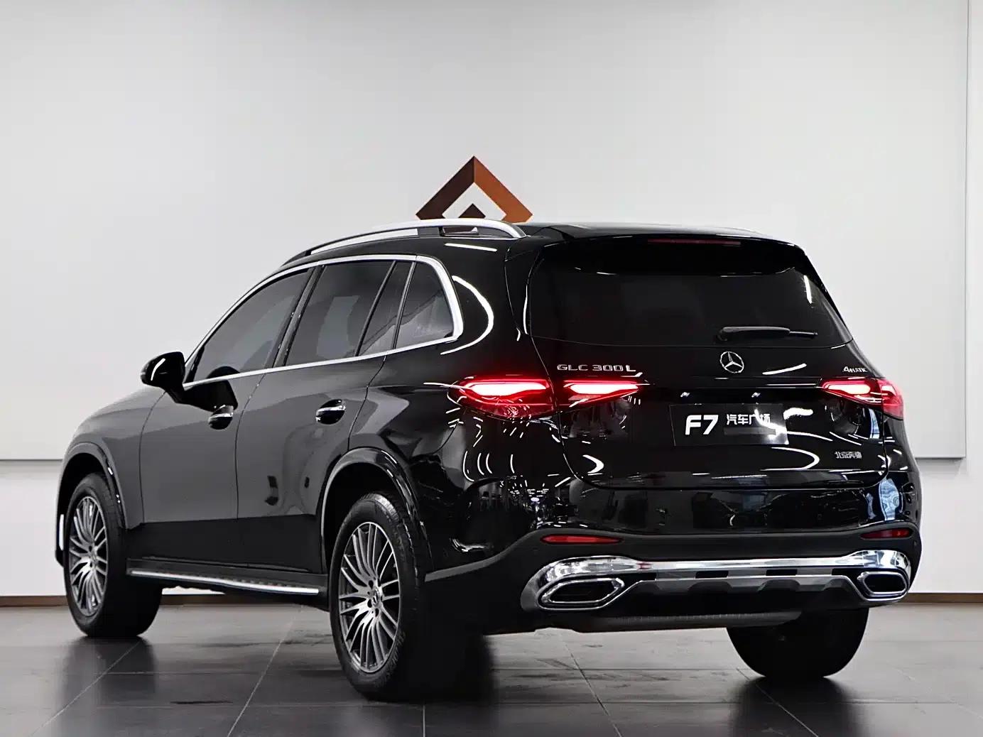 2024 Mercedes-Benz GLC 300 L 4MATIC Dynamic 5-seater — миниатюра 4