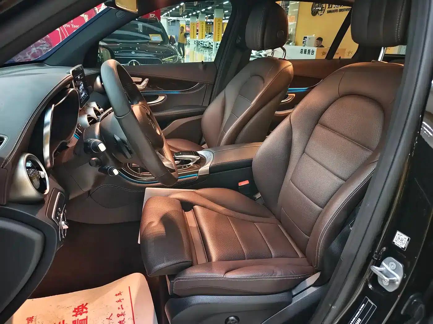 Mercedes-Benz GLC 2019 GLC 260 4MATIC Luxury — миниатюра 4