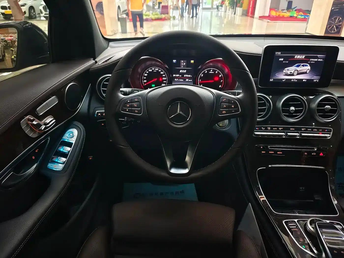 Mercedes-Benz GLC 2019 GLC 260 4MATIC Luxury — миниатюра 7