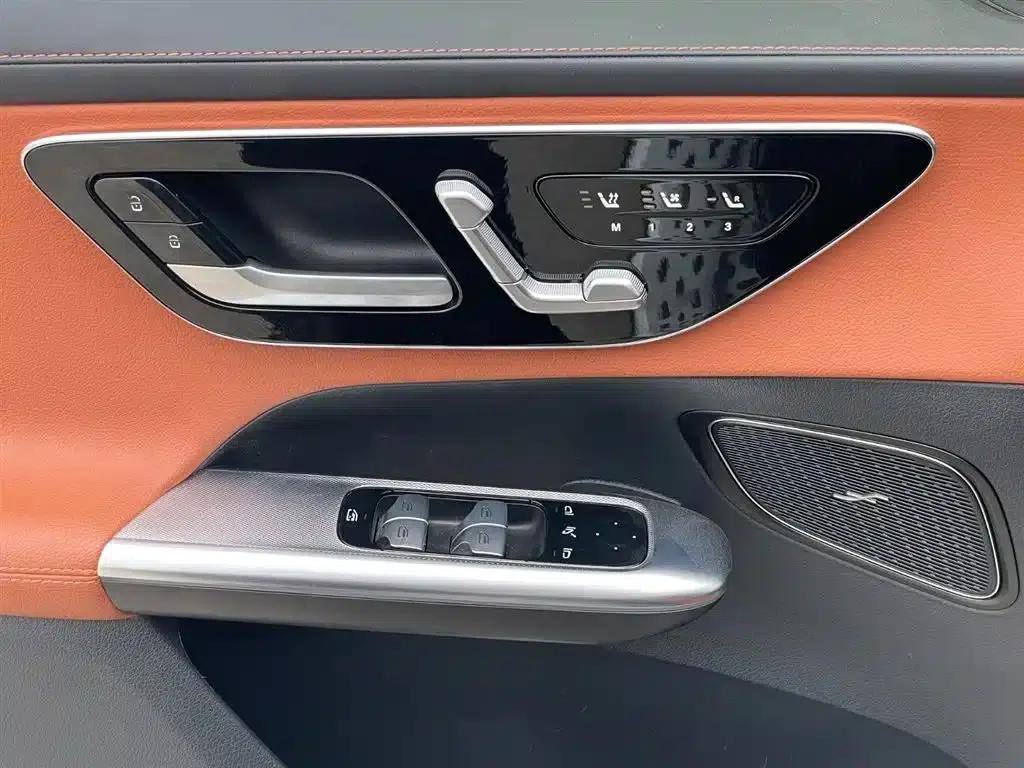2024 Mercedes-Benz GLC 300 L 4MATIC Dynamic 5-seater — миниатюра 7