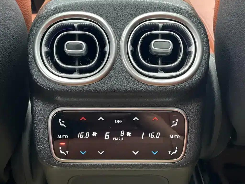 2024 Mercedes-Benz GLC 300 L 4MATIC Dynamic 5-seater — миниатюра 9