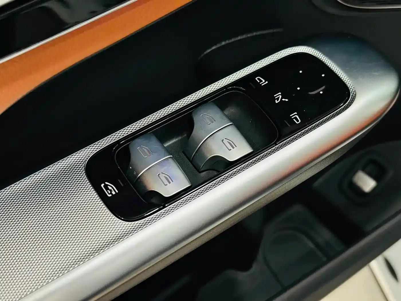 2023 Mercedes-Benz GLC 260 L 4MATIC Luxury 5-seater — миниатюра 12