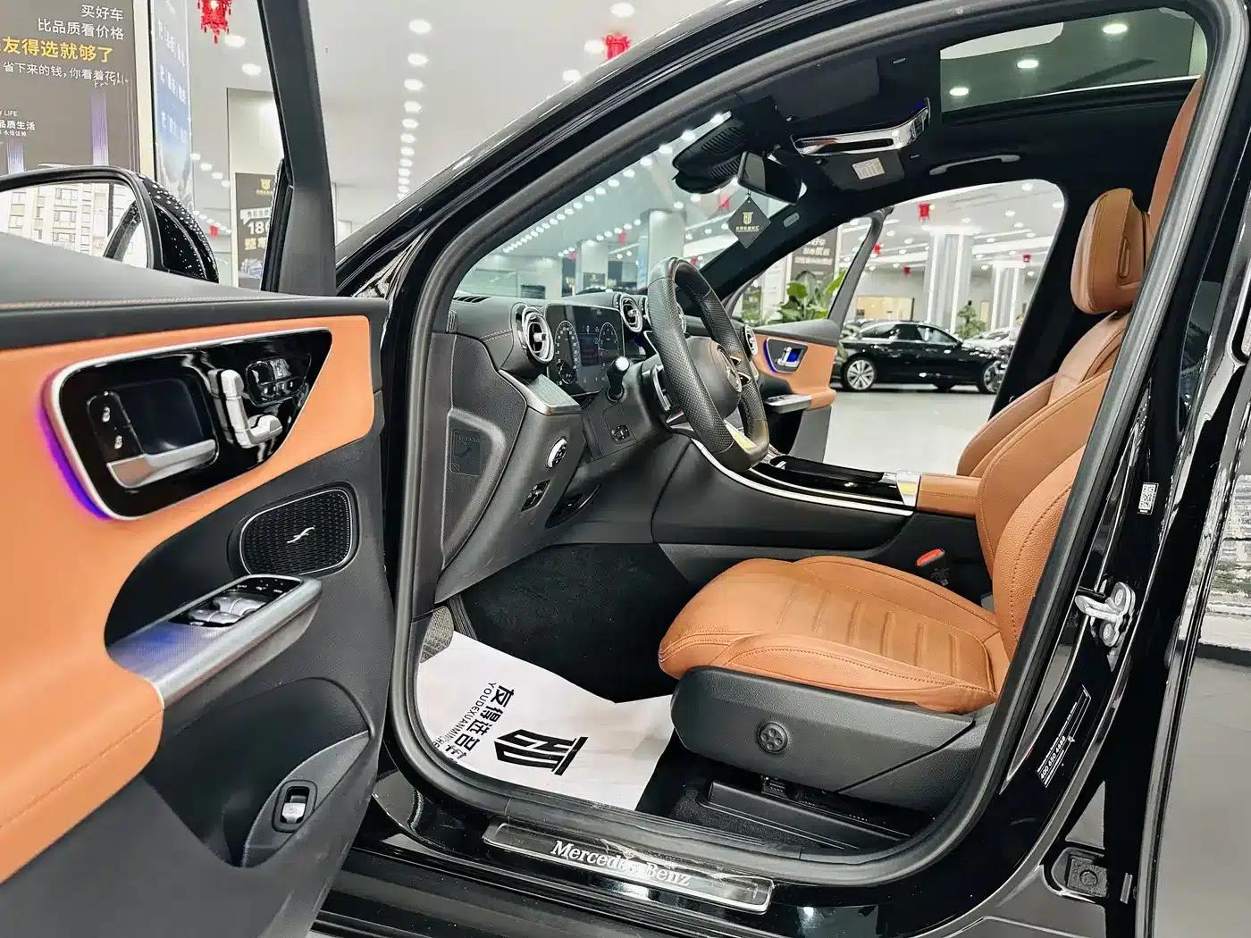 2023 Mercedes-Benz GLC 260 L 4MATIC Luxury 5-seater — миниатюра 4
