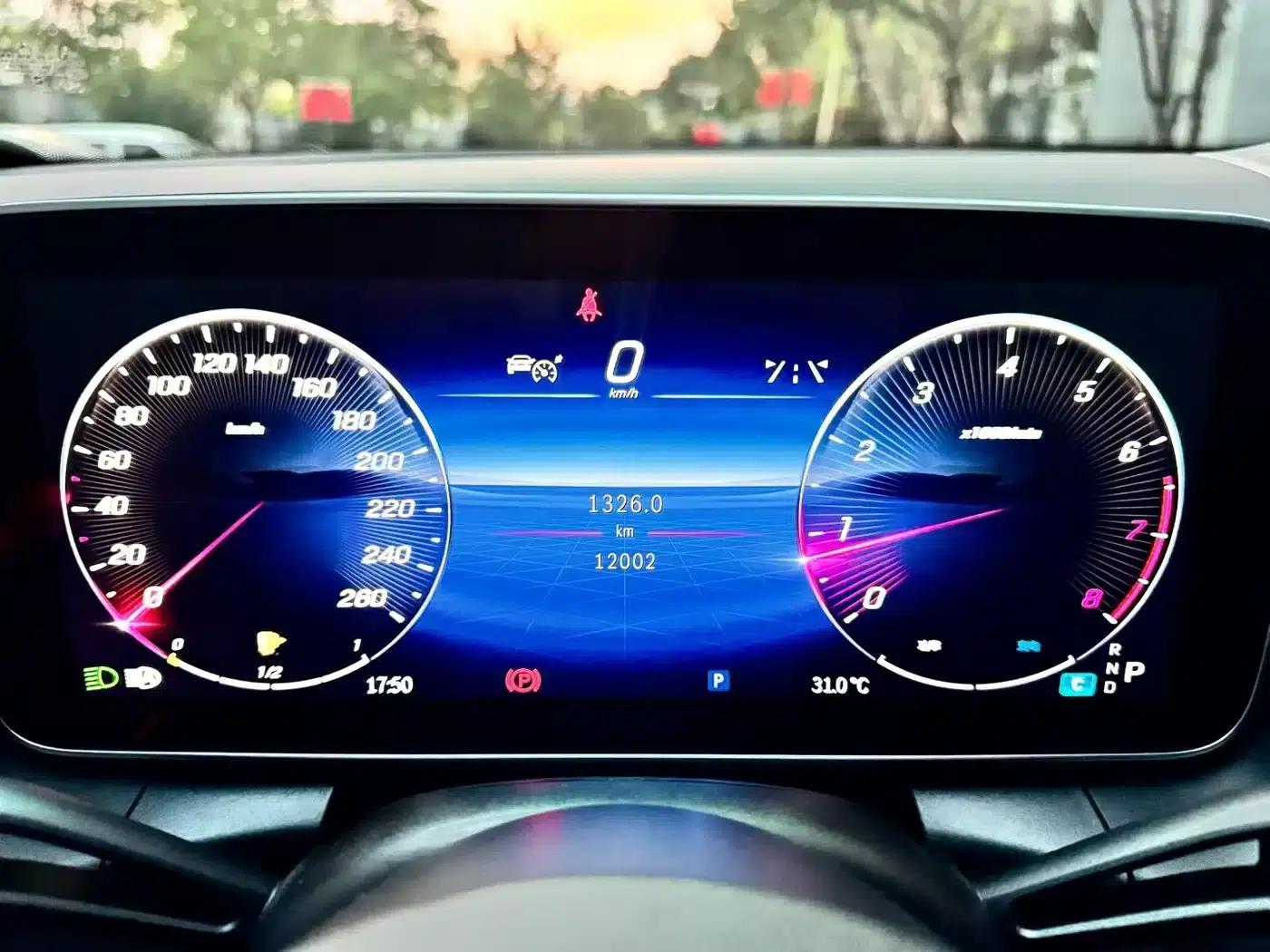 2025 Mercedes-Benz GLC 300 L 4MATIC Dynamic 5-seater — миниатюра 9