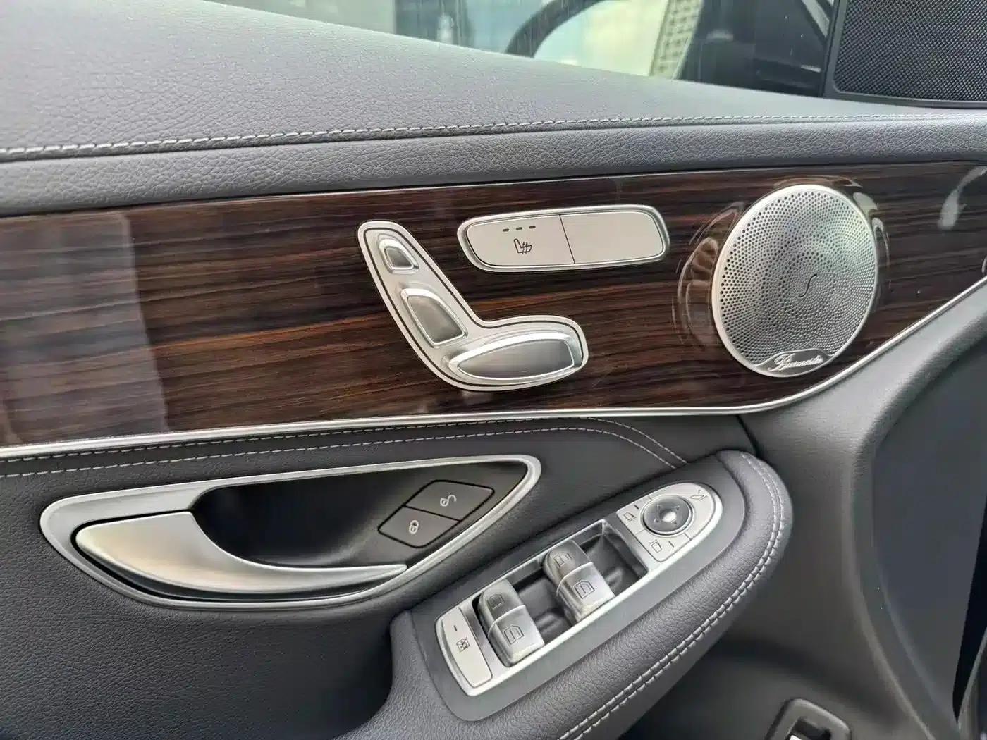 2017 Mercedes-Benz GLC 260 4MATIC Dynamic — миниатюра 18