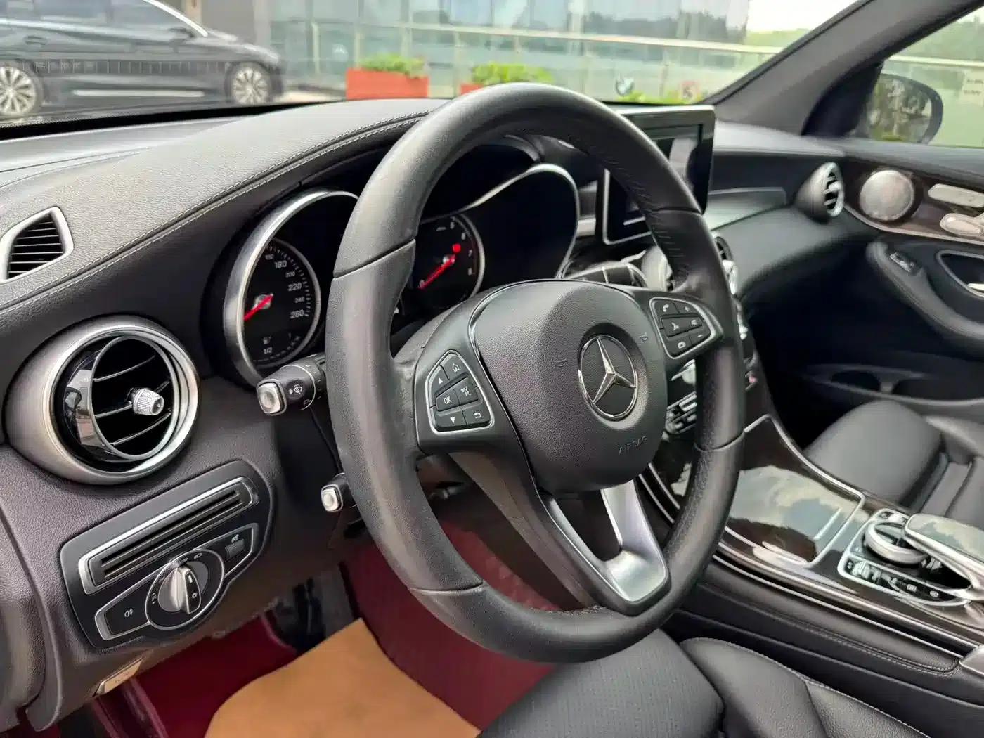 2017 Mercedes-Benz GLC 260 4MATIC Dynamic — миниатюра 20