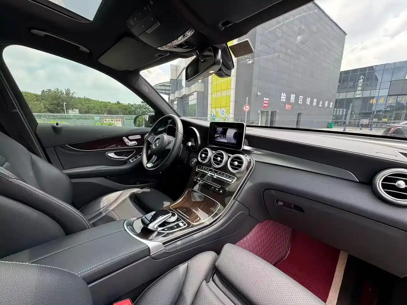 2017 Mercedes-Benz GLC 260 4MATIC Dynamic — миниатюра 24