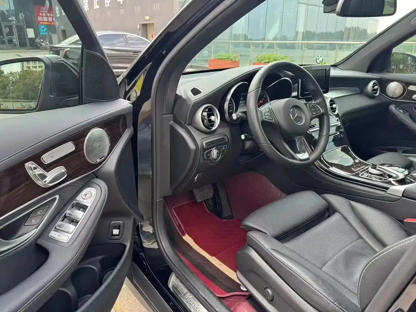 2017 Mercedes-Benz GLC 260 4MATIC Dynamic — миниатюра 4