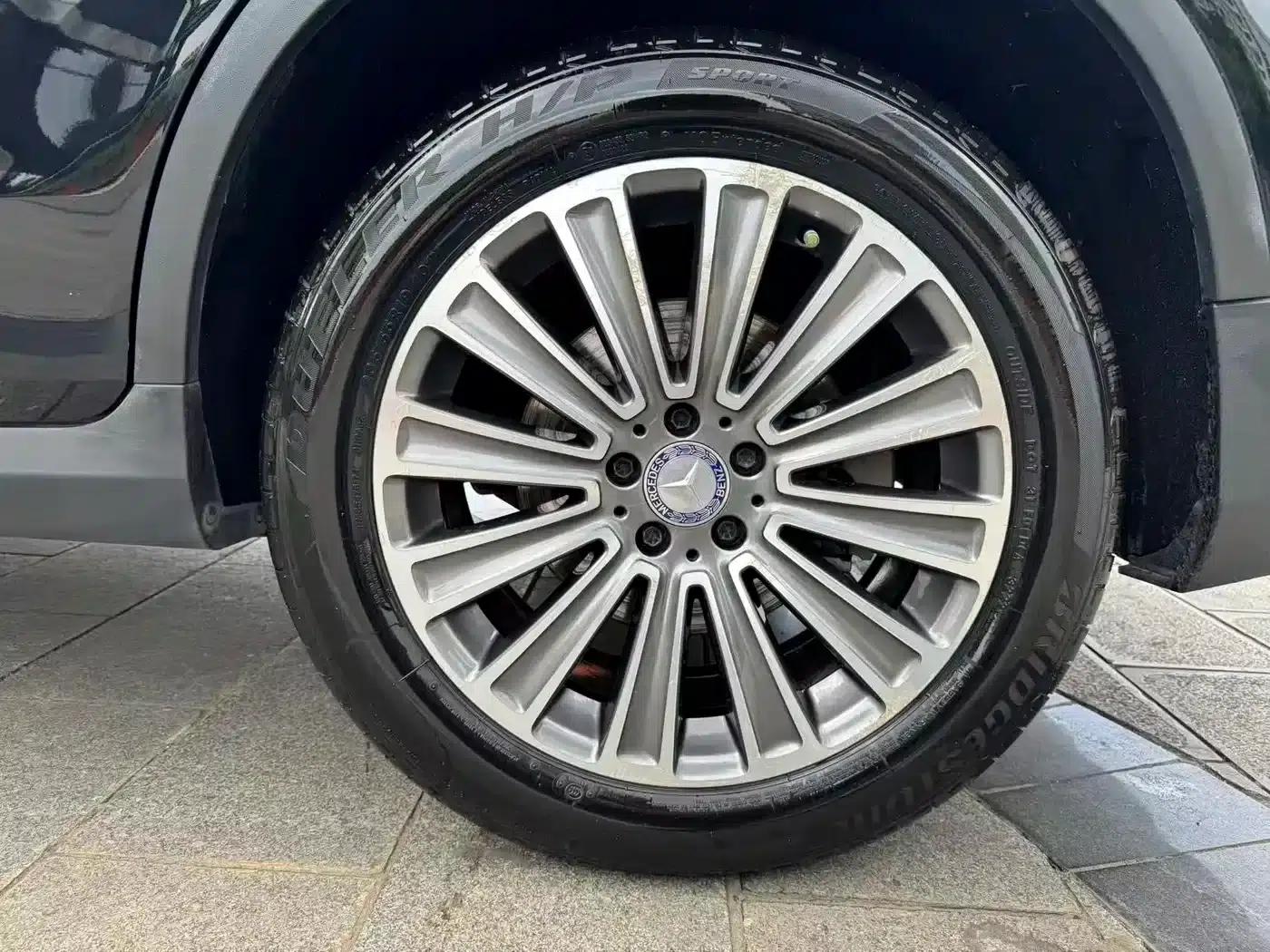 2017 Mercedes-Benz GLC 260 4MATIC Dynamic — миниатюра 32
