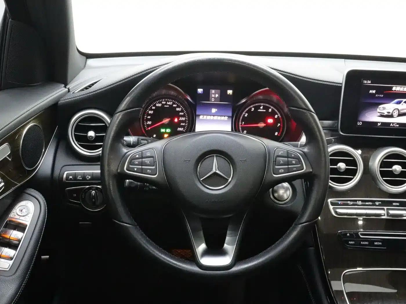 2019 Mercedes-Benz GLC 260 4MATIC Dynamic — миниатюра 14