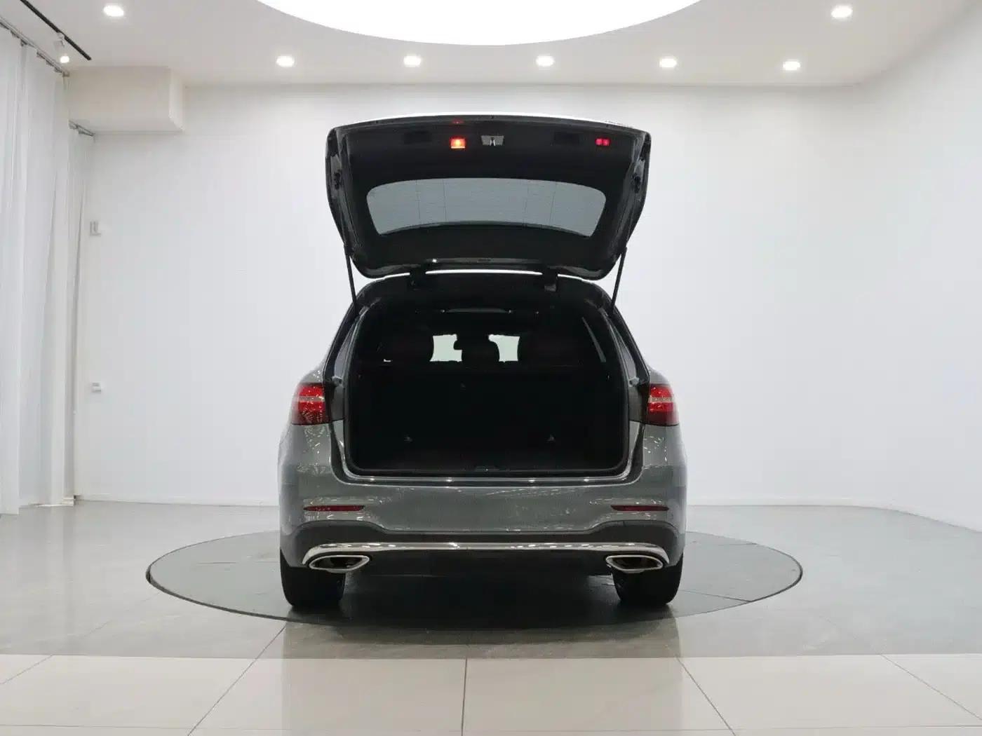 2019 Mercedes-Benz GLC 260 4MATIC Dynamic — миниатюра 18