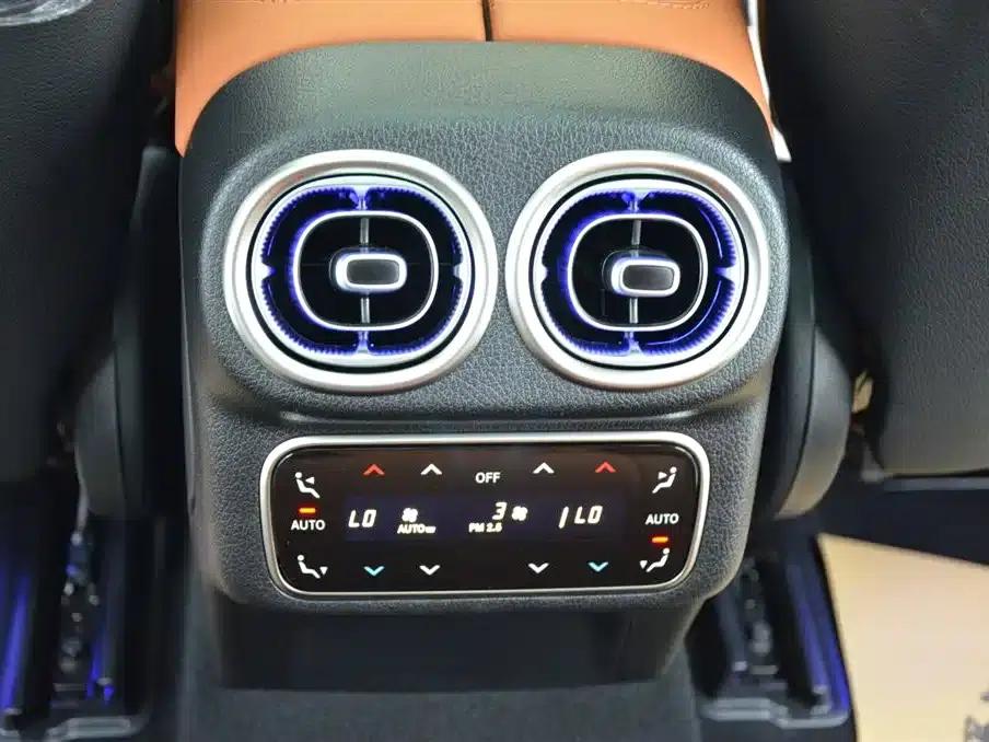 2026 Mercedes-Benz GLC 300 L 4MATIC Luxury — миниатюра 9