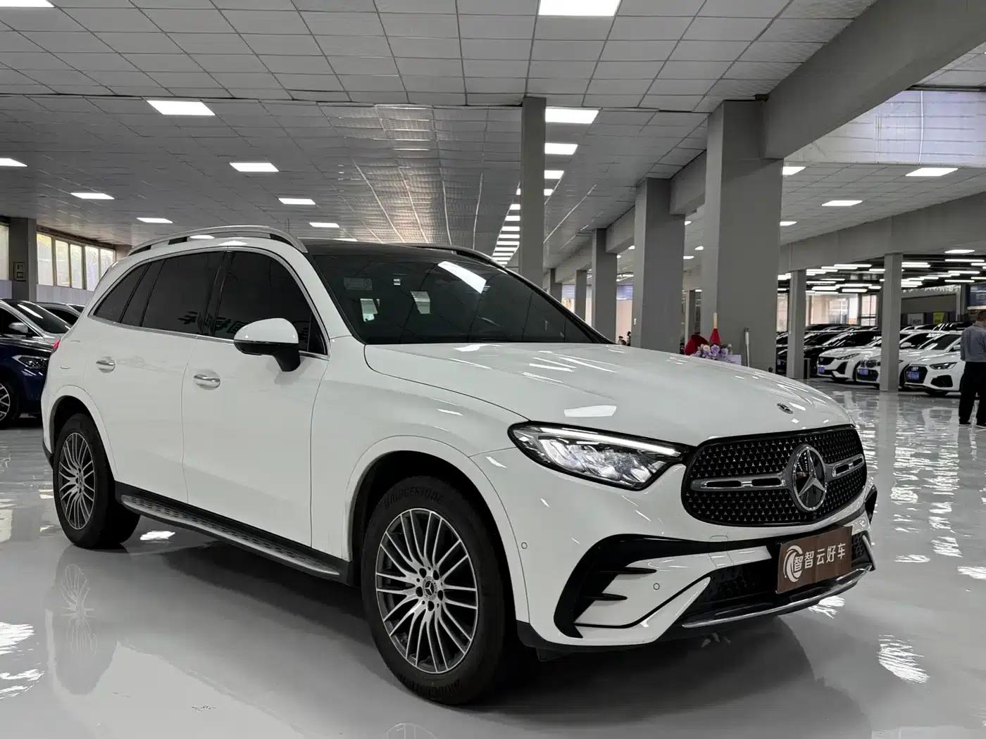 2024 Mercedes-Benz GLC 300 L 4MATIC Dynamic 5-seater — миниатюра 3