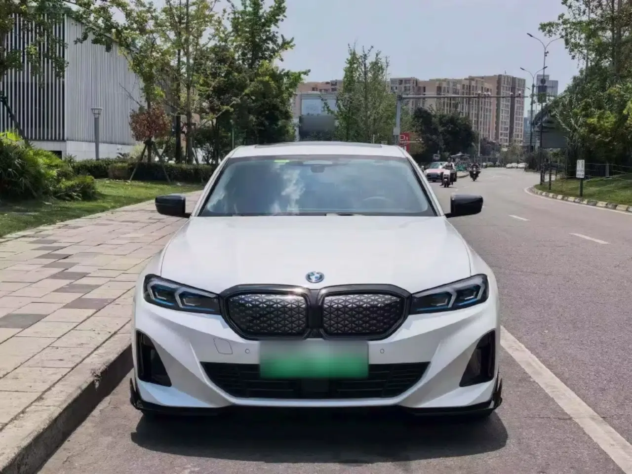 BMW i3 2025 eDrive 40 L Midnight Sports Package — миниатюра 2