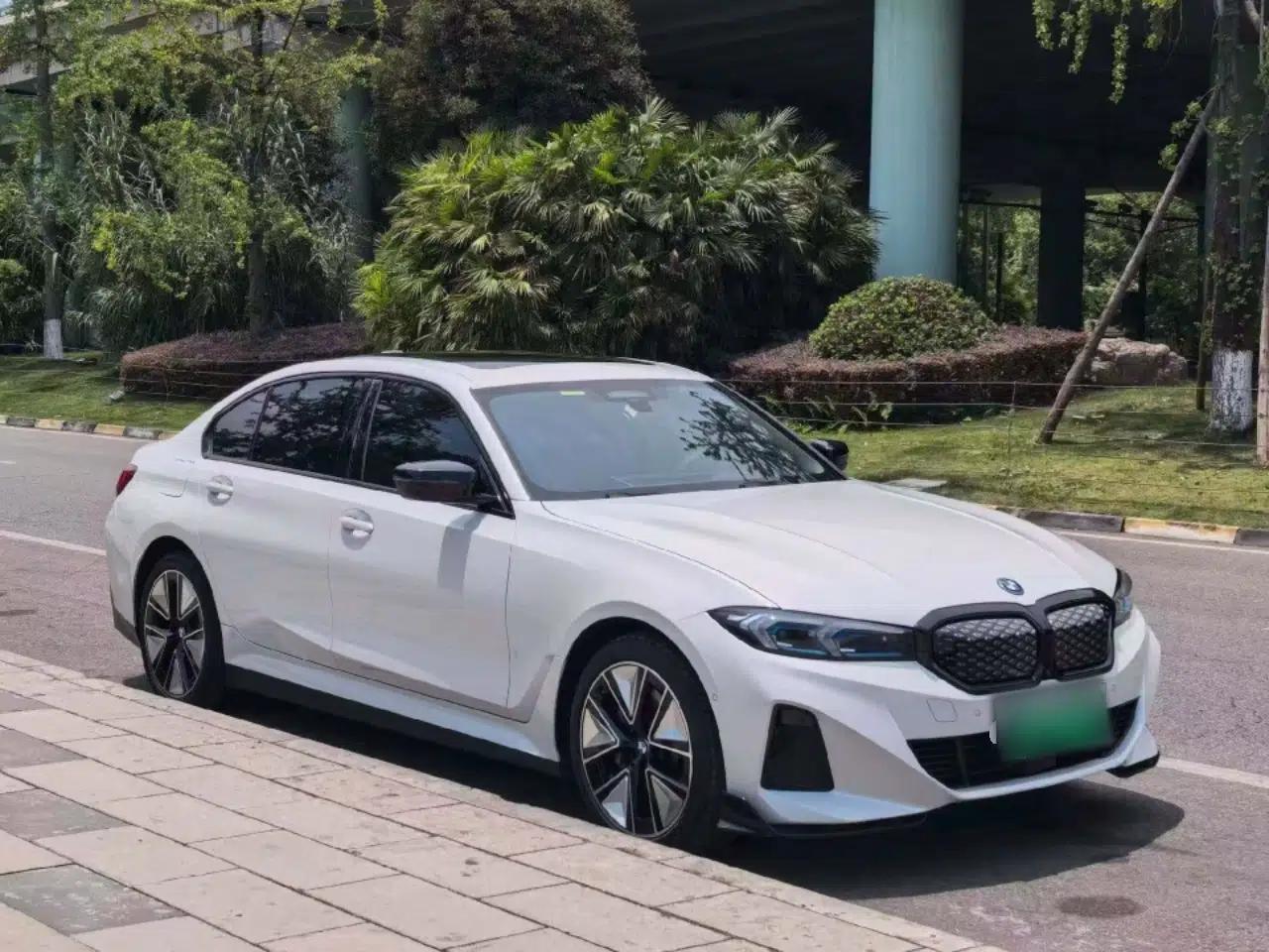 BMW i3 2025 eDrive 40 L Midnight Sports Package — миниатюра 3