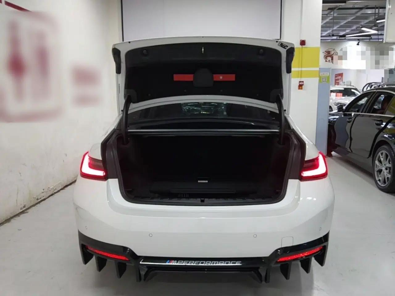 BMW i3 2025 eDrive 40 L Midnight Sports Package — миниатюра 22