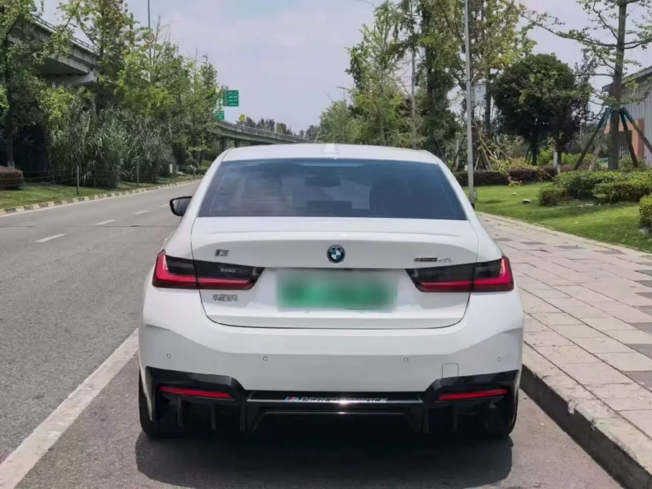 BMW i3 2025 eDrive 40 L Midnight Sports Package — миниатюра 5