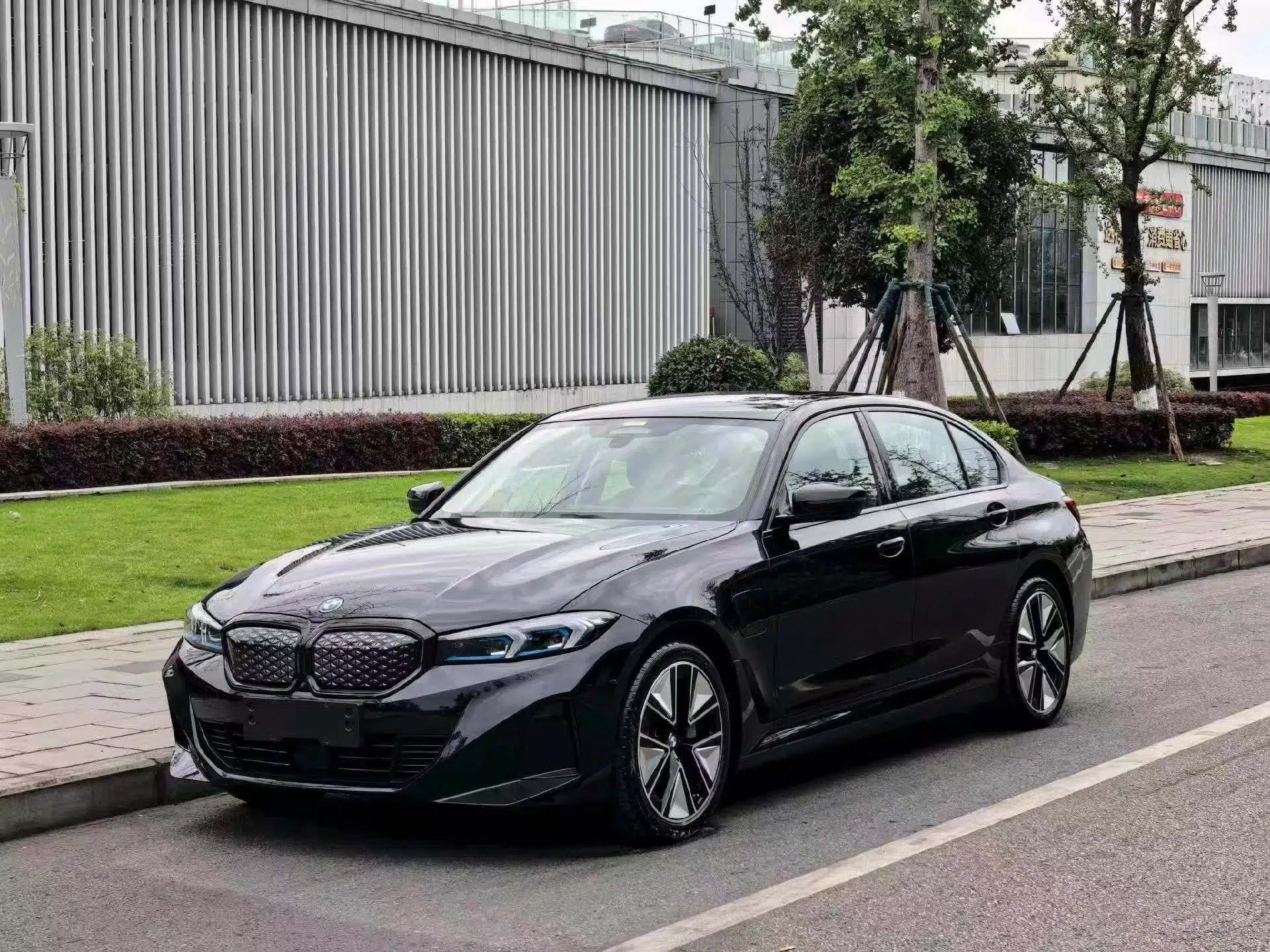 BMW i3 2025 eDrive 40 L Midnight Sports Package — миниатюра 1