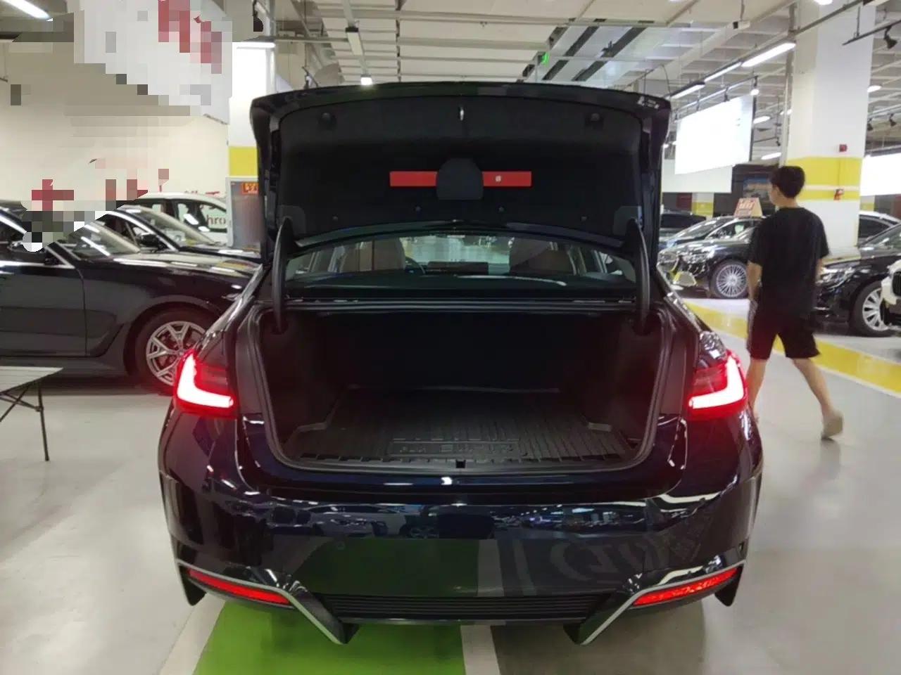 BMW i3 2025 eDrive 40 L Midnight Sports Package — миниатюра 22