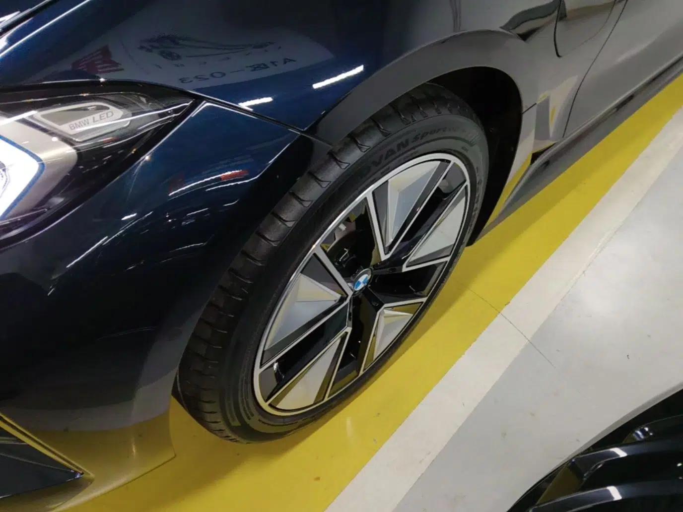 BMW i3 2025 eDrive 40 L Midnight Sports Package — миниатюра 10