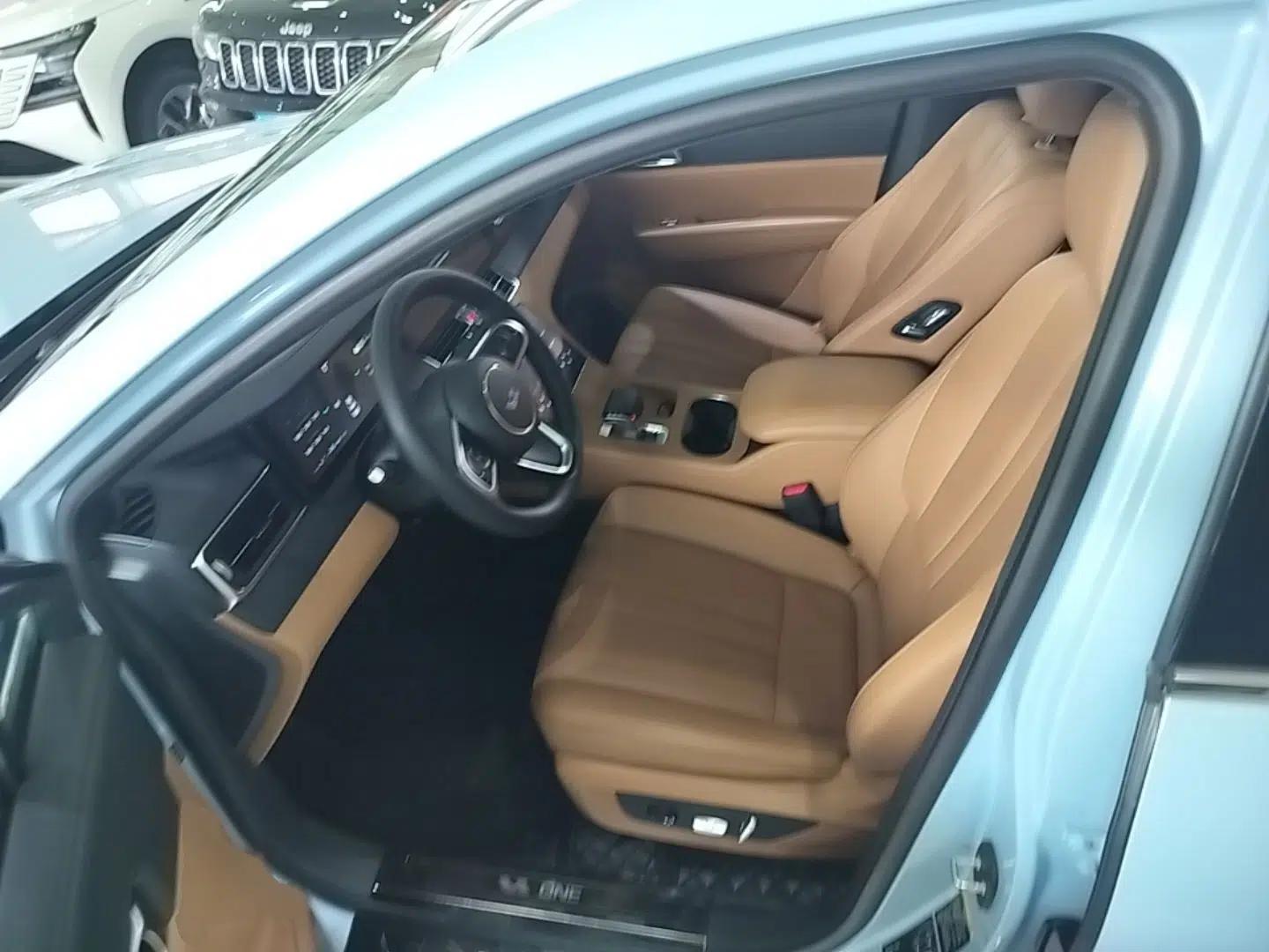 Li Auto ONE 2020 Extended-Range 6-Seater Version — миниатюра 18