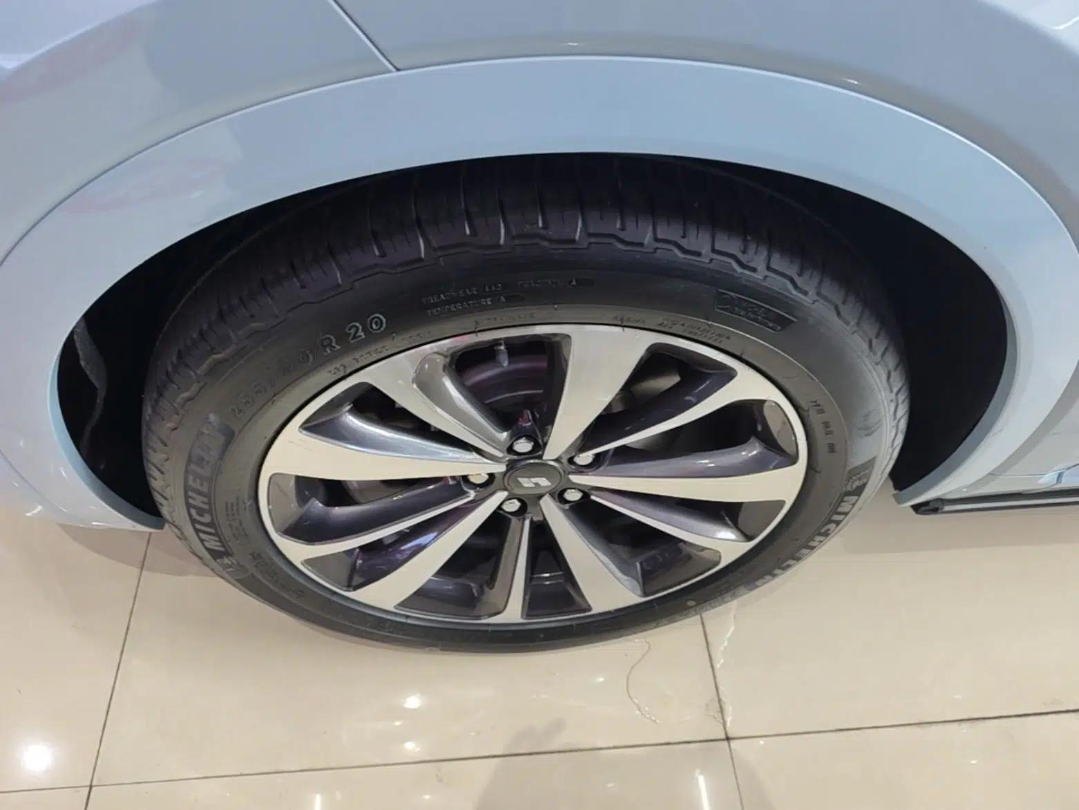 Li Auto ONE 2020 Extended-Range 6-Seater Version — миниатюра 10