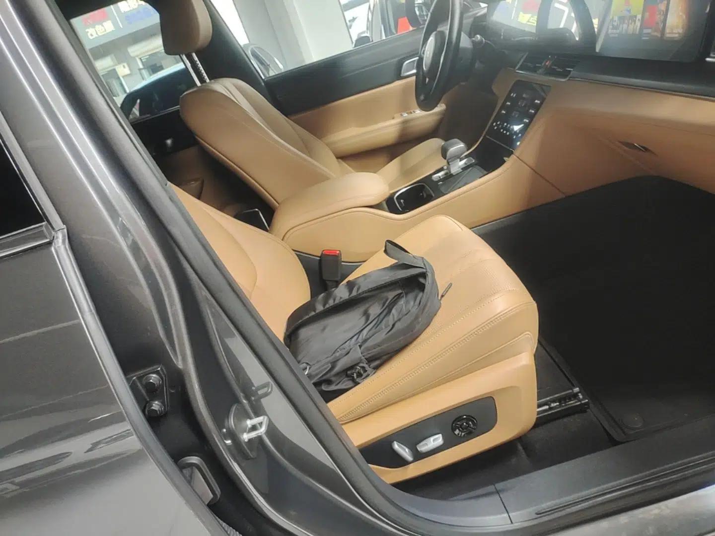 Li Auto ONE 2020 Range-Extended 7-Seater Version — миниатюра 19