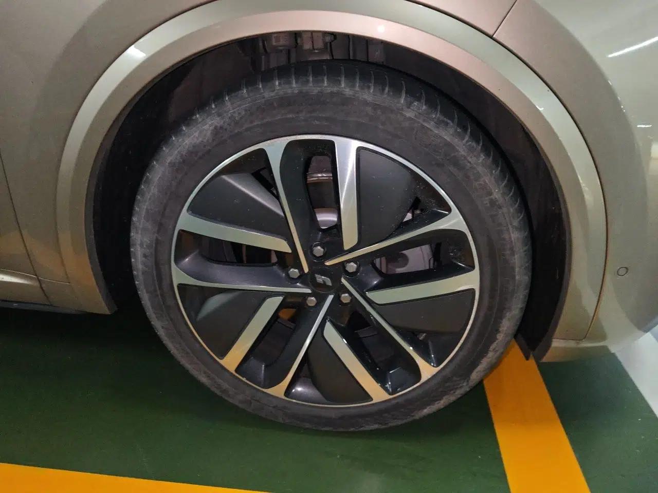 Li Auto L9 2022 Max model — миниатюра 8