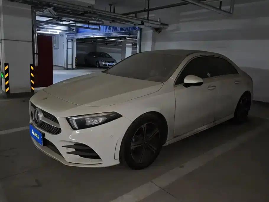 Mercedes-Benz A-Class 2022 A 200 L Sport Sedan Fashion Edition — миниатюра 1