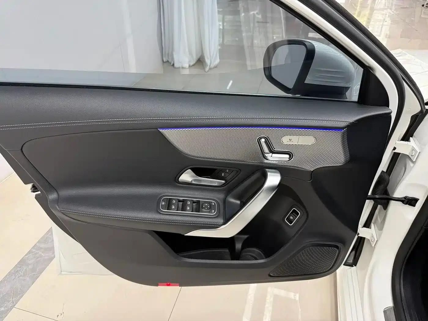 2022 Mercedes-Benz A-Class A 180 L Sport Sedan — миниатюра 12