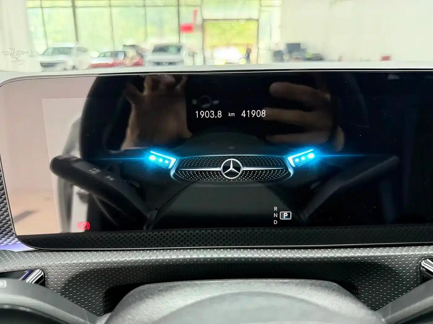 2022 Mercedes-Benz A-Class A 180 L Sport Sedan — миниатюра 16